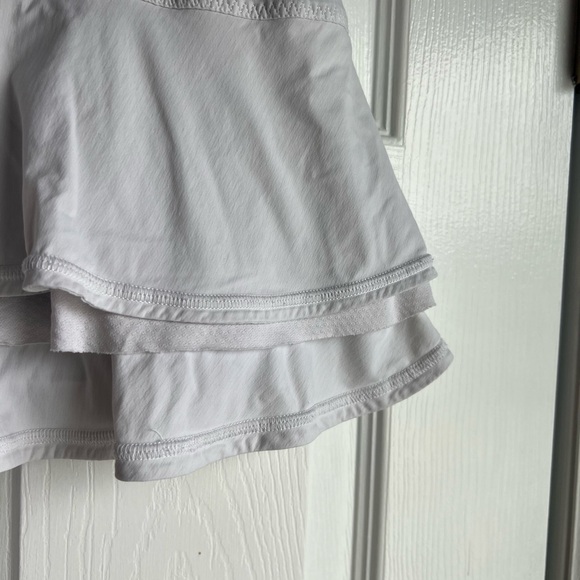 Lululemon rare white ruffle skirt size 6 - Picture 8 of 11